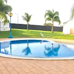 Albufeira, Standind Flat With Swimming Pool 아파트 알부페이라